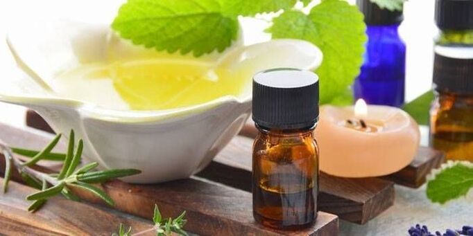 treat nail fungus with oil